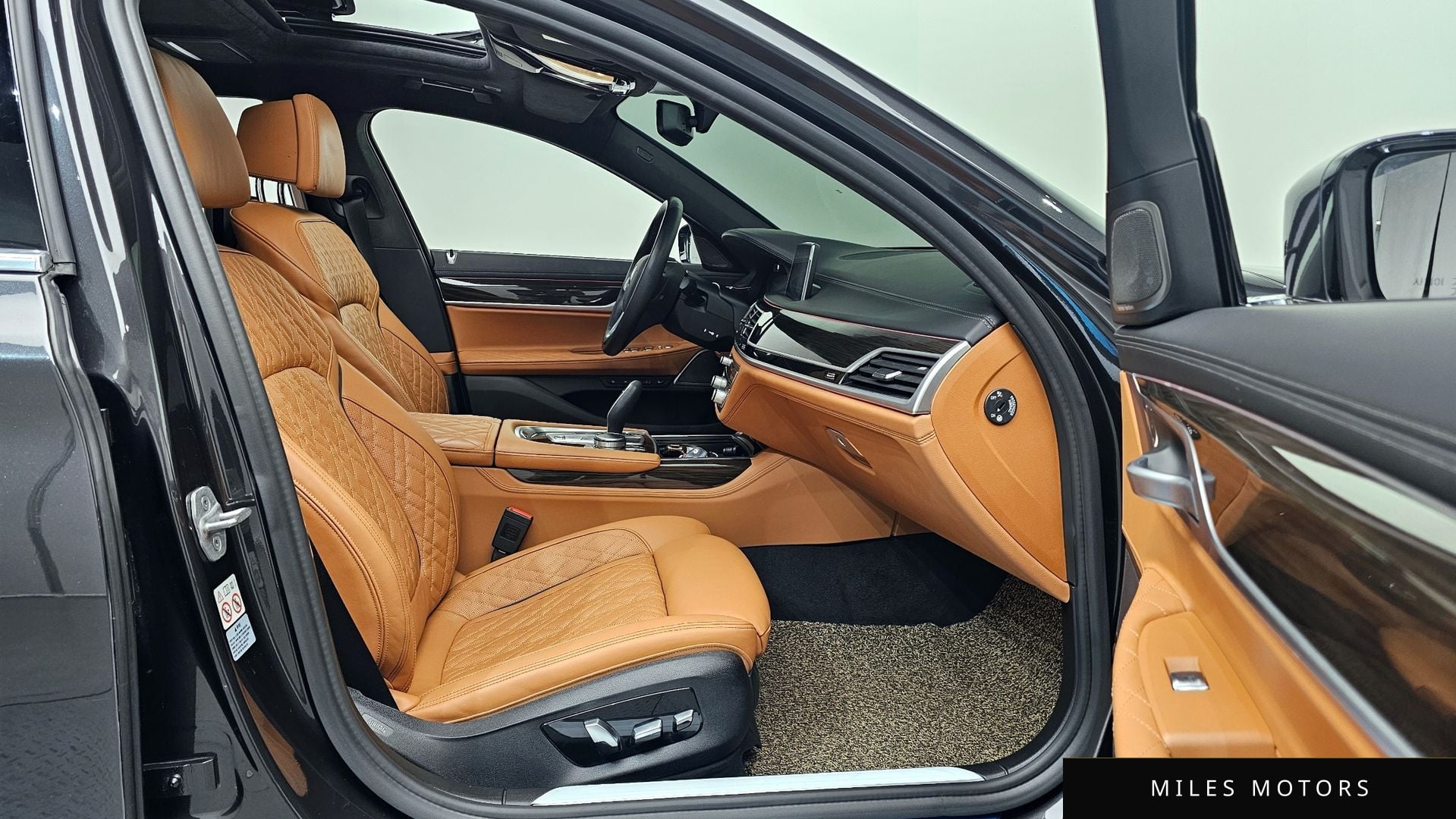 BMW 7 Series (G11) 2021 — миниатюра 11