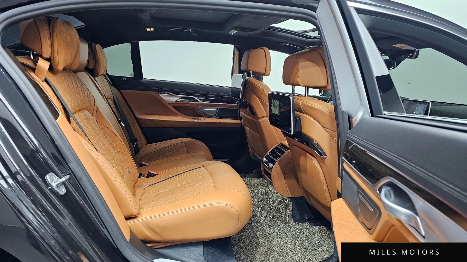 BMW 7 Series (G11) 2021 — миниатюра 12