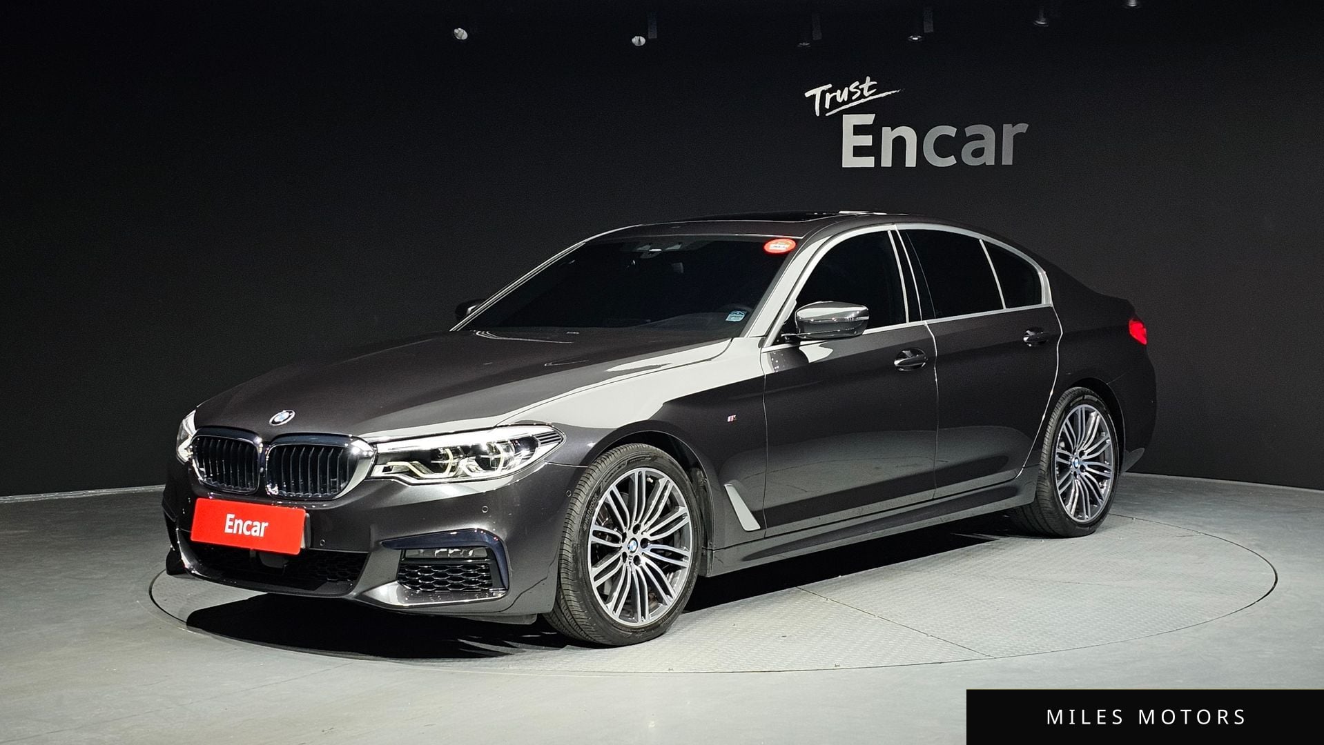 BMW 5 Series (G30) 2020 — фото 1 из 12