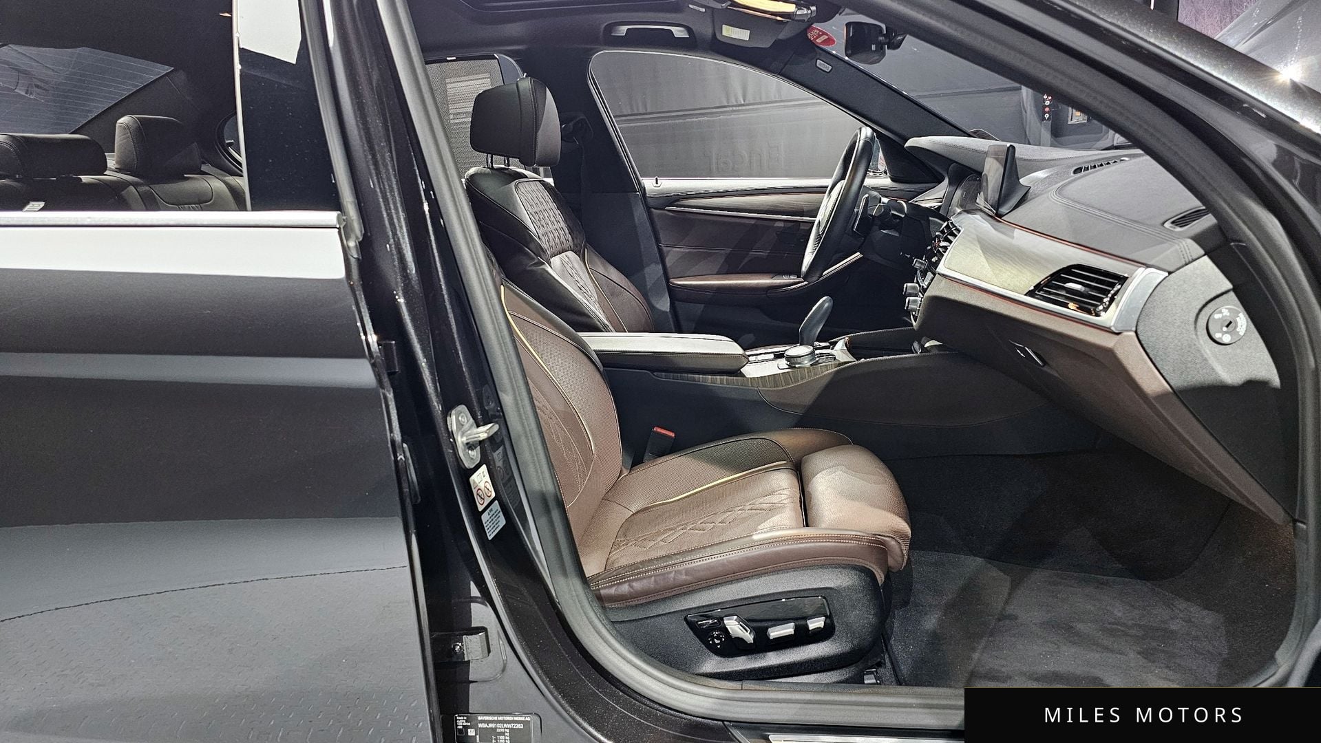 BMW 5 Series (G30) 2020 — миниатюра 11