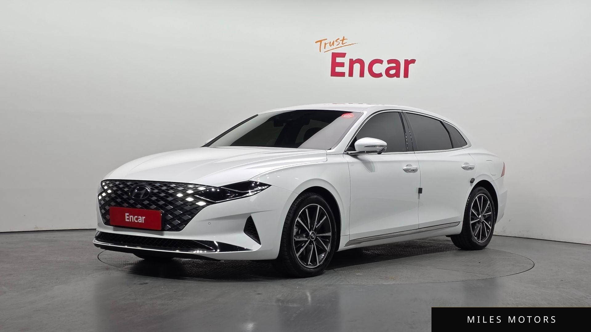 Hyundai Grandeur 2022 — фото 1 из 12