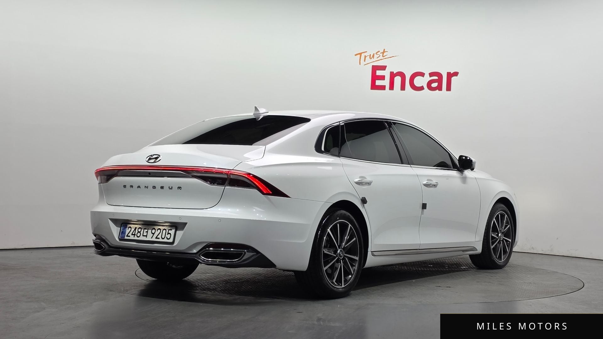 Hyundai Grandeur 2022 — миниатюра 2