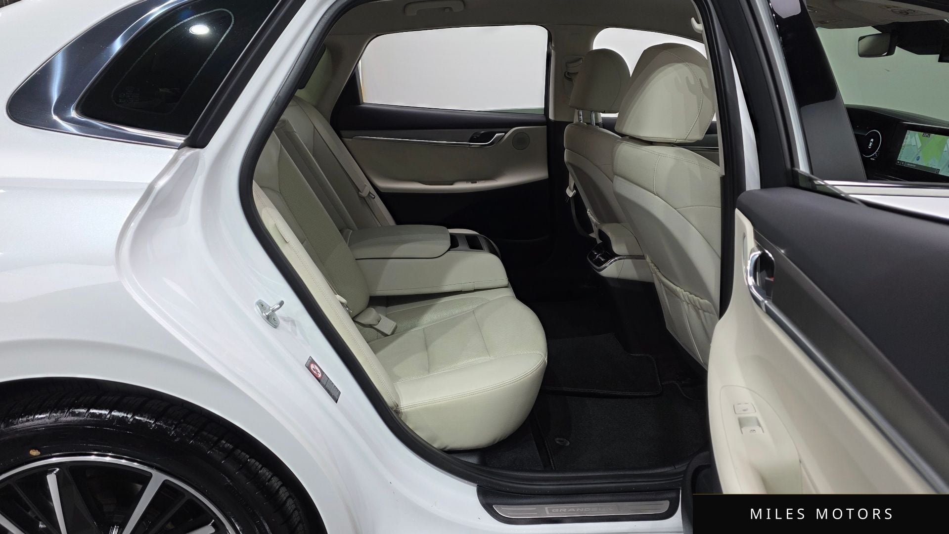 Hyundai Grandeur 2022 — миниатюра 12