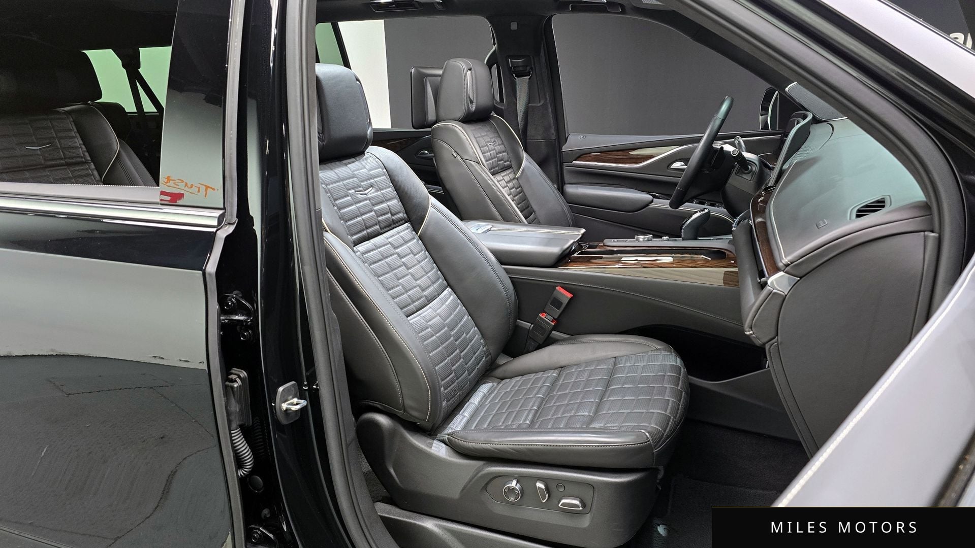 Cadillac 에스컬레이드 2023 — миниатюра 12