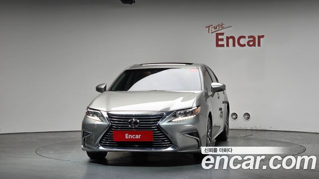 Лексус ES350 2016 — миниатюра 3
