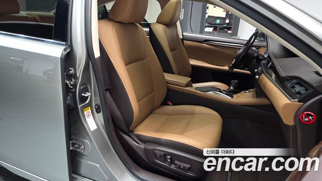 Лексус ES350 2016 — миниатюра 10