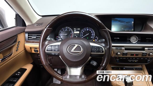 Лексус ES350 2016 — миниатюра 13