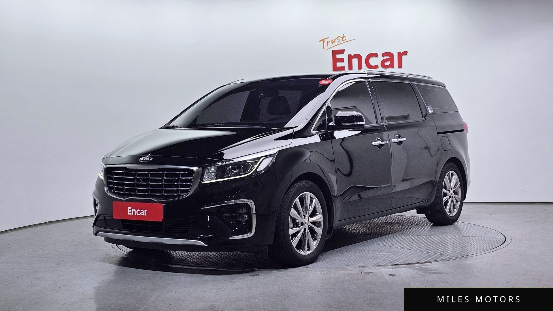 Kia Canival 2019 — фото 1 из 12