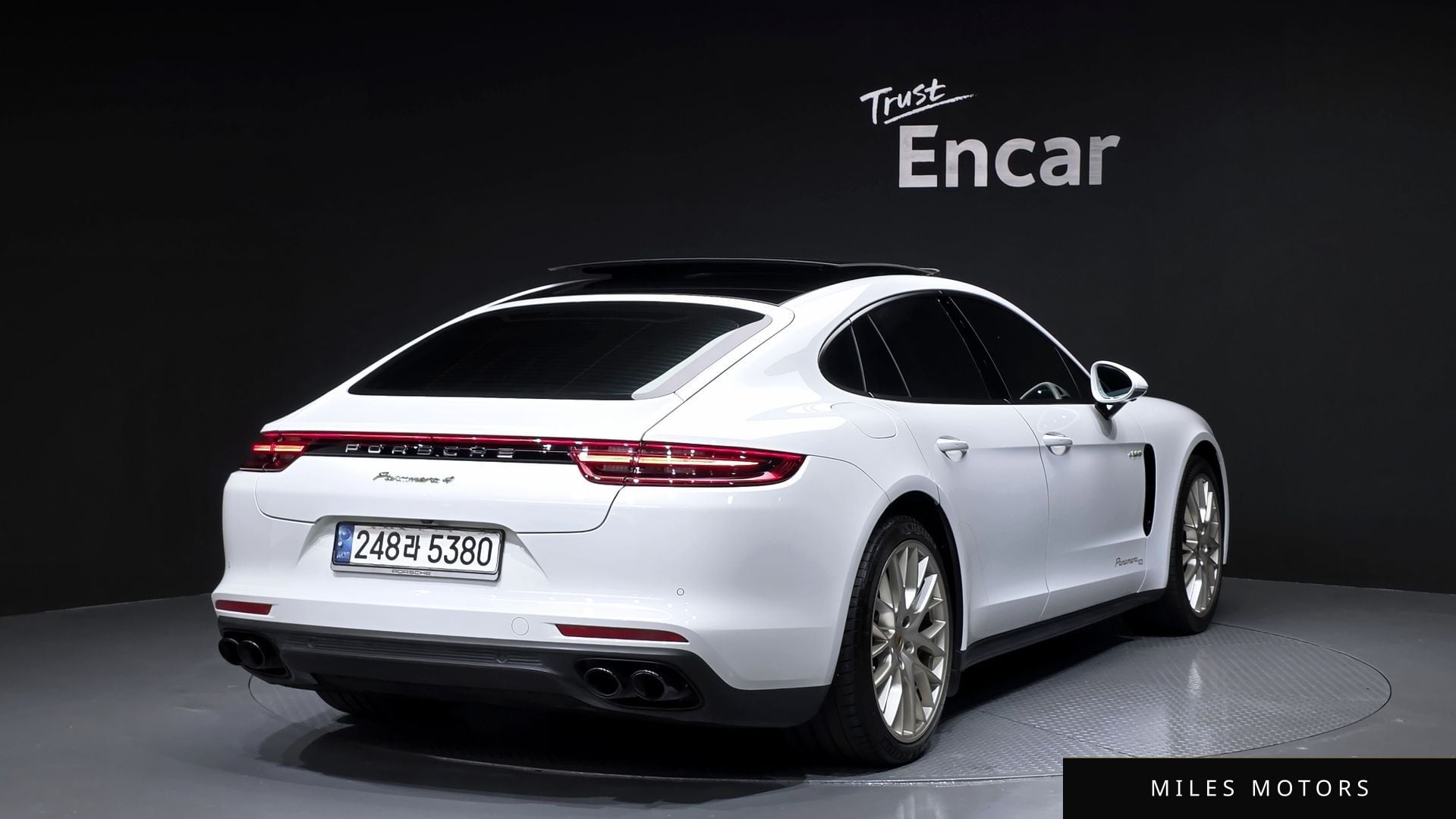 Porsche Panamera 2020 — миниатюра 2