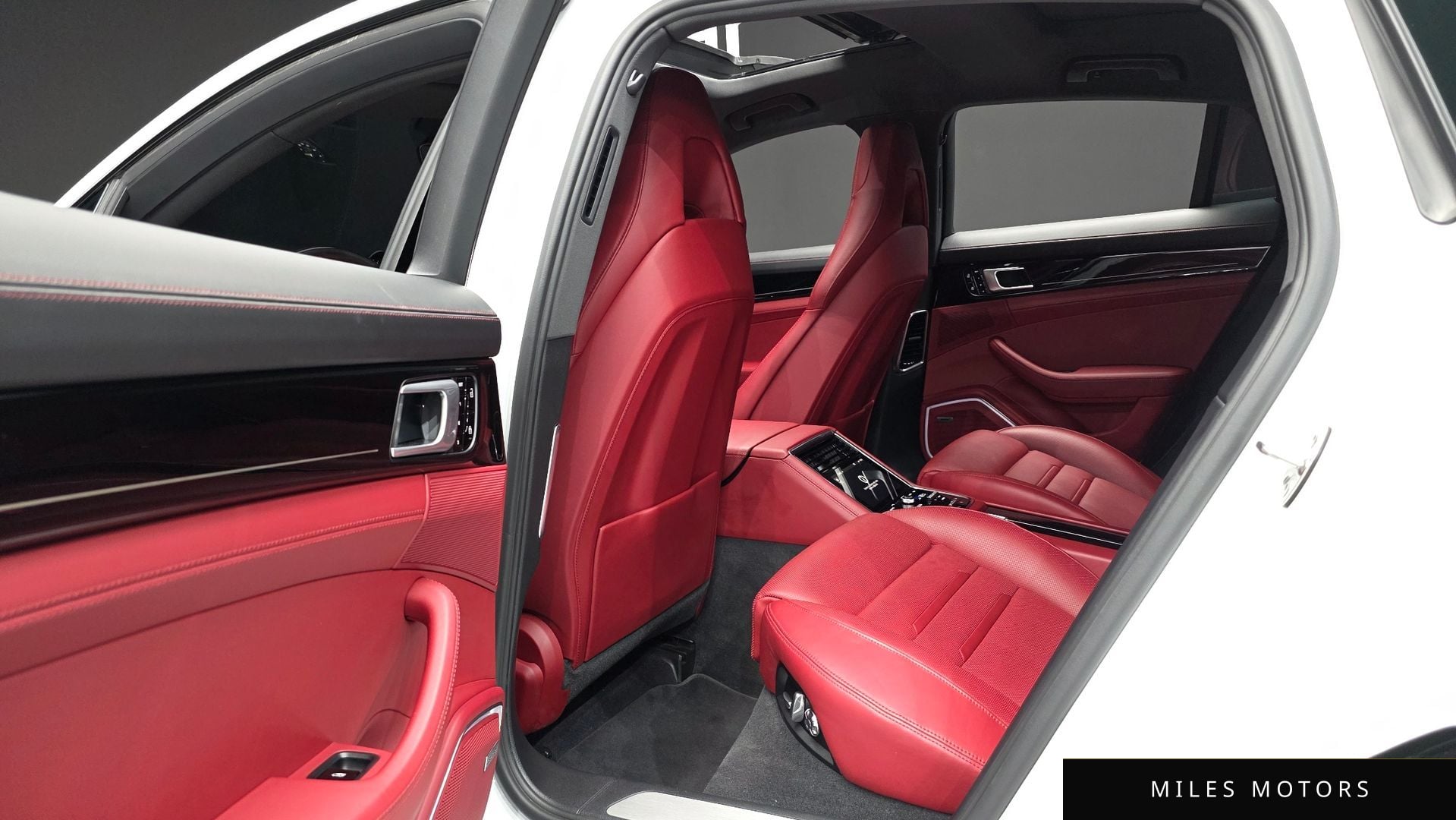 Porsche Panamera 2020 — миниатюра 12