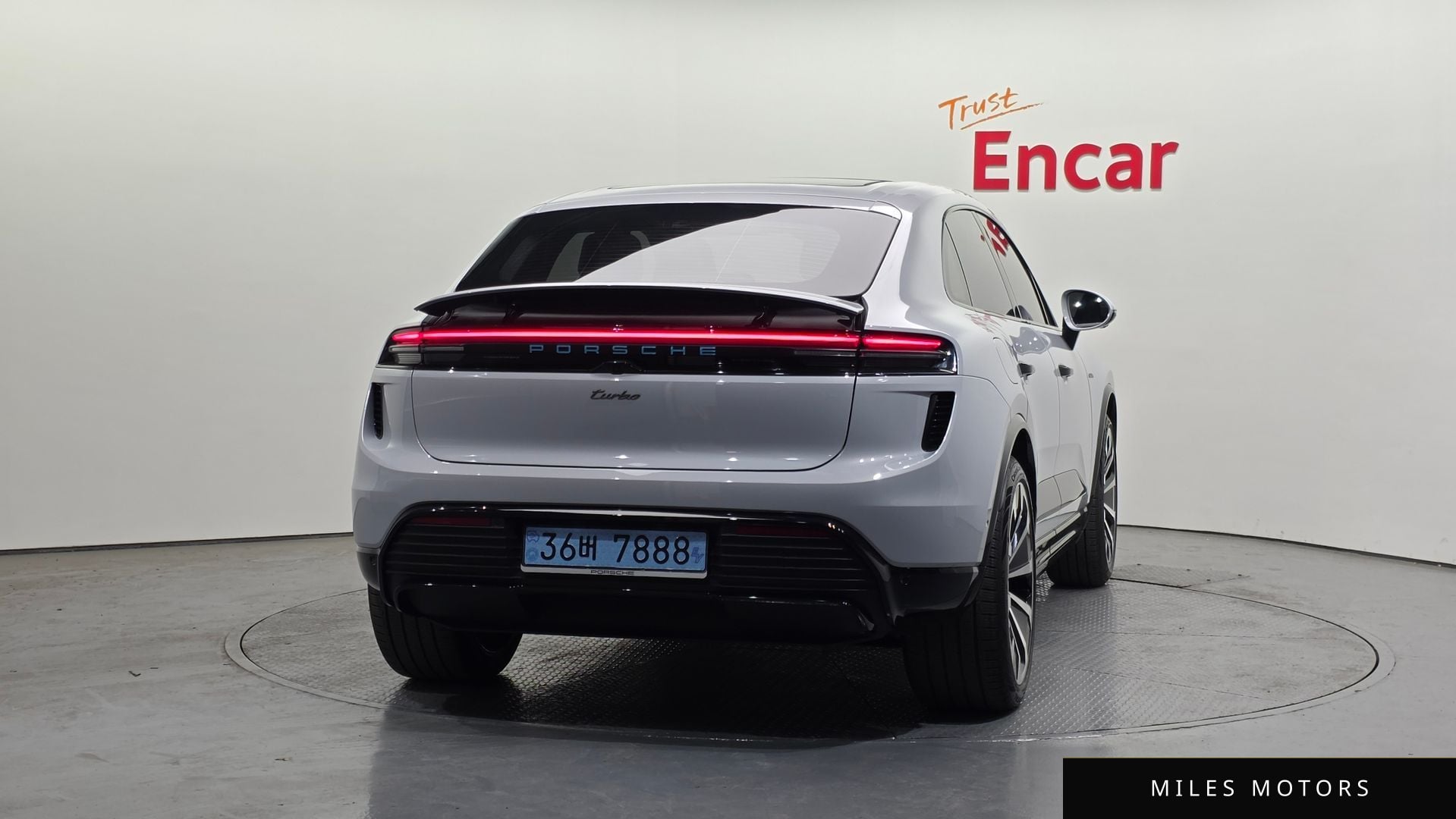 Porsche Macan 2025 — миниатюра 4