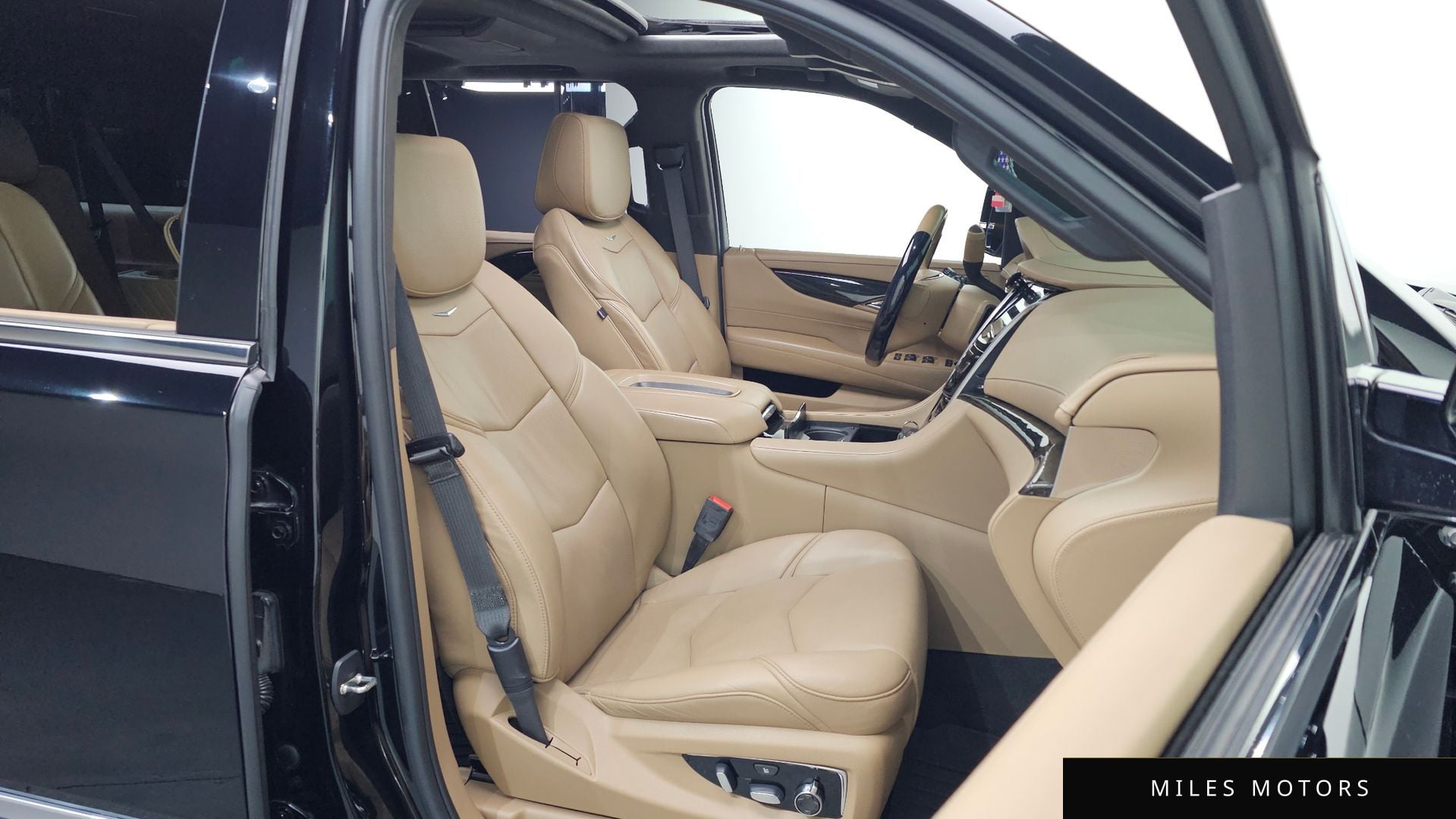Cadillac Escalade 2019 — миниатюра 12