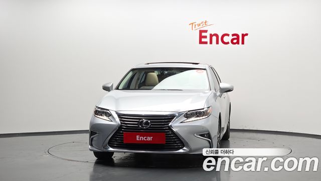 Лексус ES350 2017 — миниатюра 3