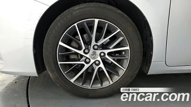 Лексус ES350 2017 — миниатюра 5
