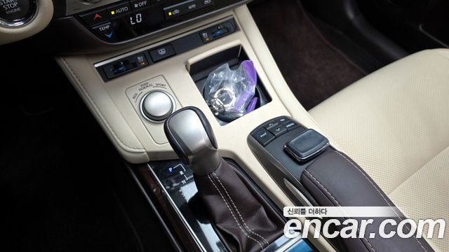 Лексус ES350 2017 — миниатюра 9