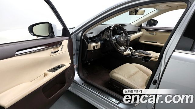 Лексус ES350 2017 — миниатюра 10