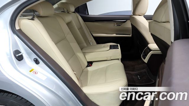 Лексус ES350 2017 — миниатюра 12