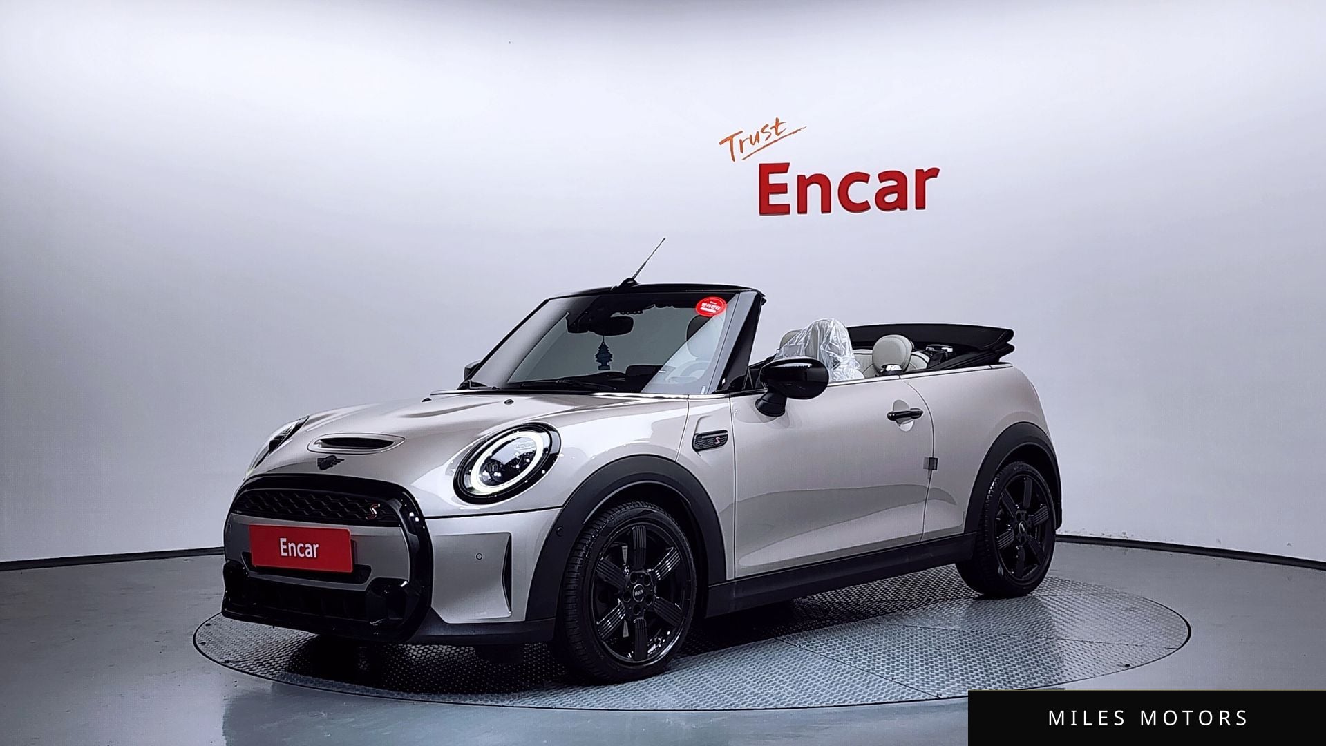 MINI Cooper Convertible 2023 — фото 1 из 12