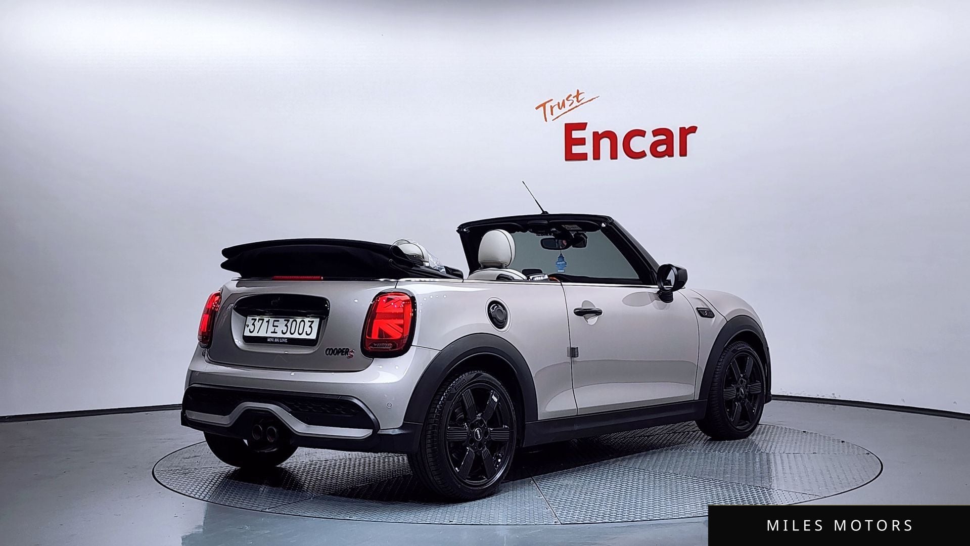 MINI Cooper Convertible 2023 — миниатюра 2