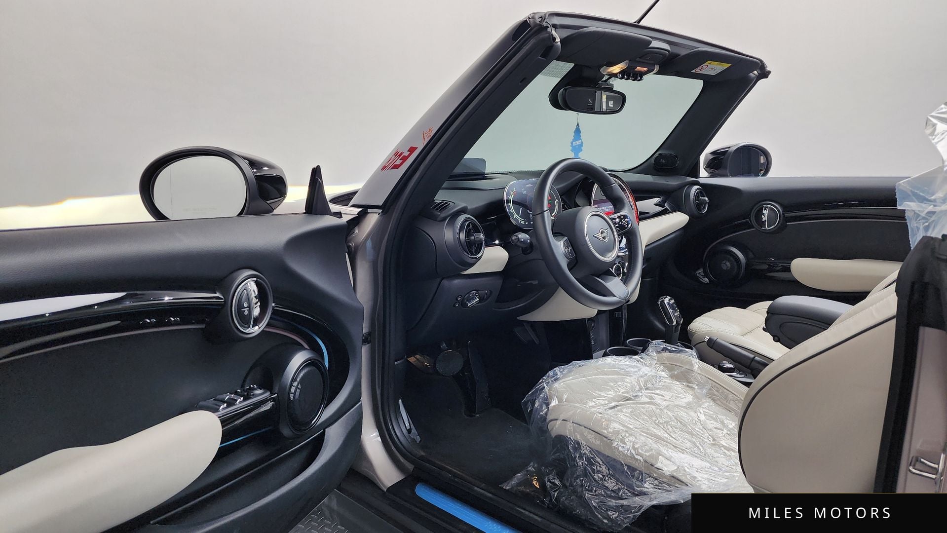 MINI Cooper Convertible 2023 — миниатюра 10