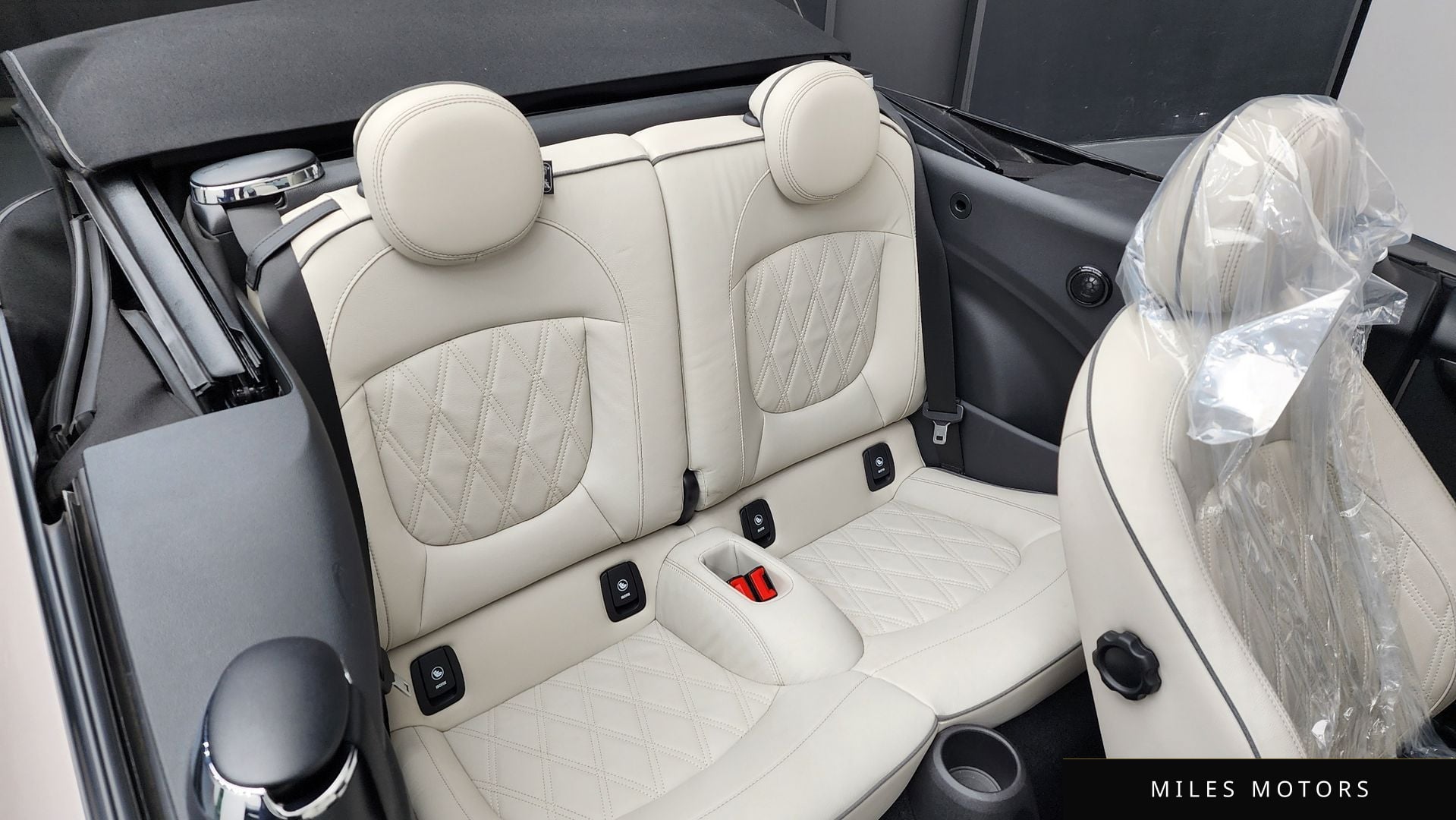 MINI Cooper Convertible 2023 — миниатюра 12