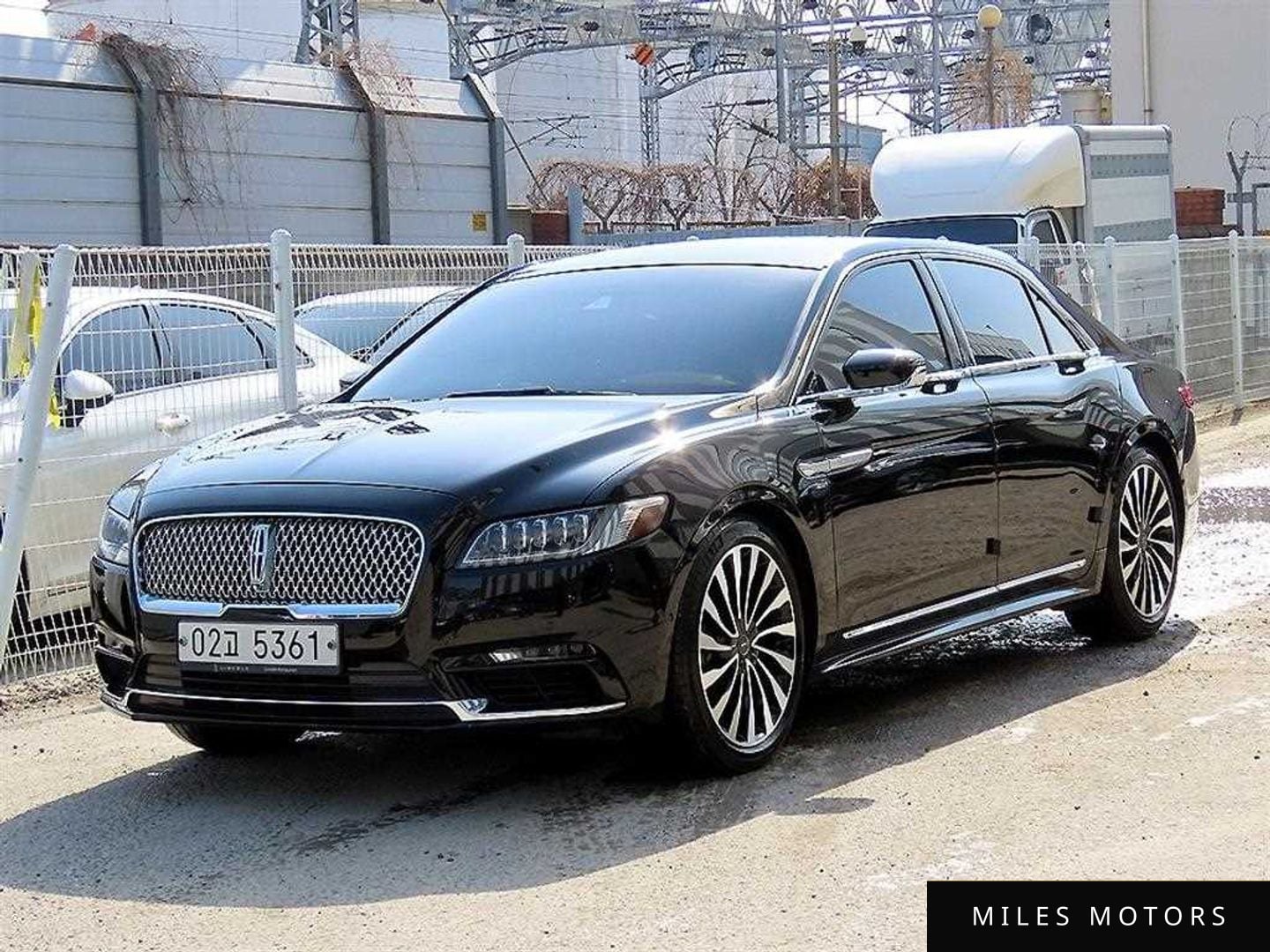 Lincoln Continental 2017 — миниатюра 2