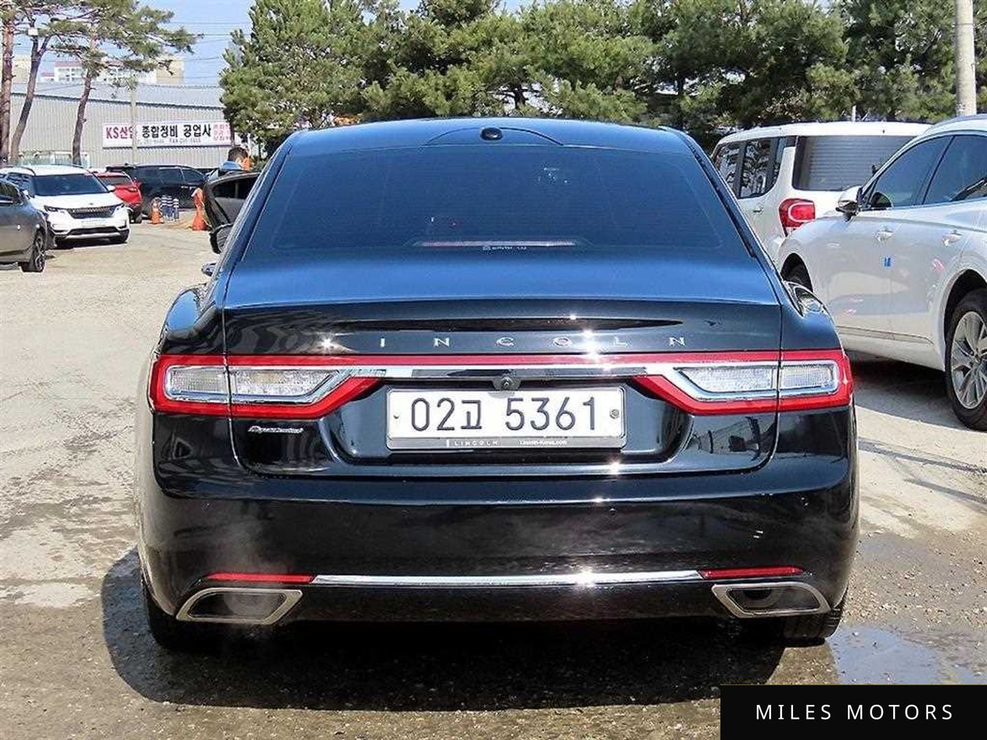 Lincoln Continental 2017 — миниатюра 4
