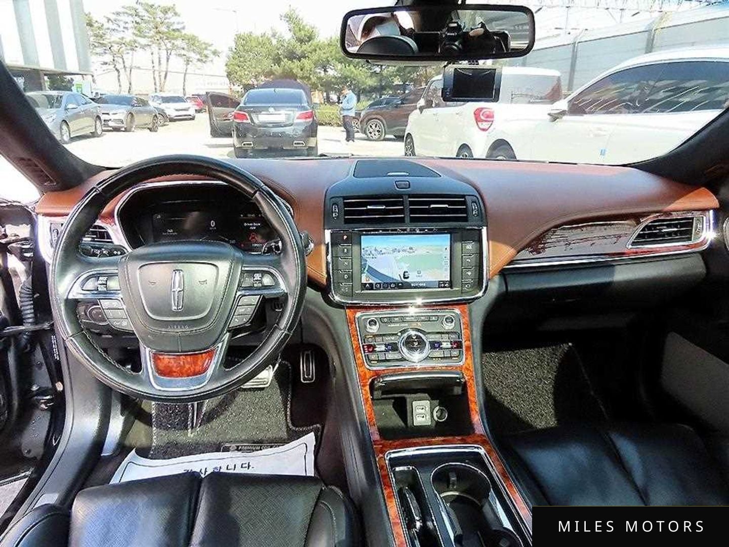 Lincoln Continental 2017 — миниатюра 7