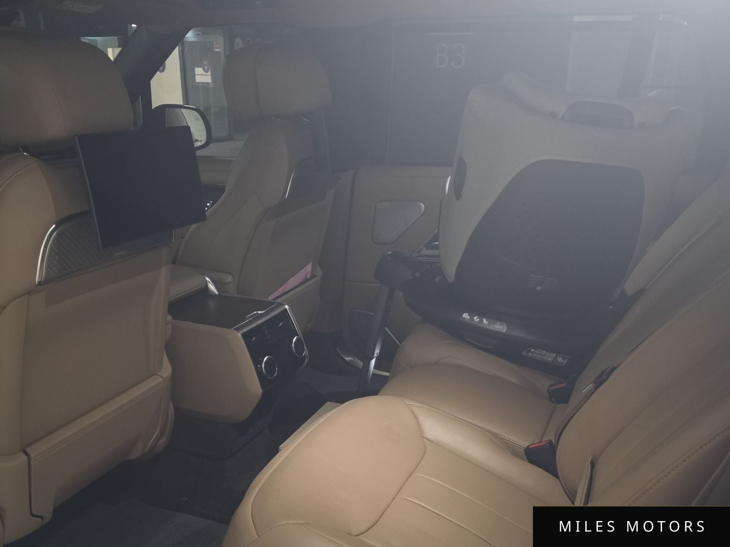 Land Rover Range Rover 2024 — миниатюра 10