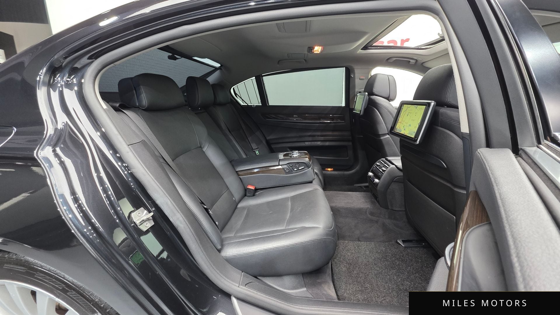 BMW 7 Series (F01) 2013 — миниатюра 20