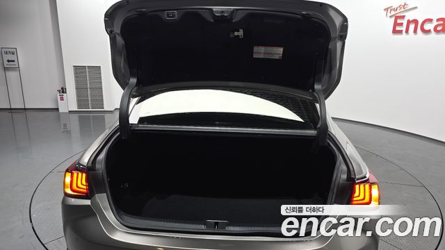 Лексус ES300h 2019 — миниатюра 24
