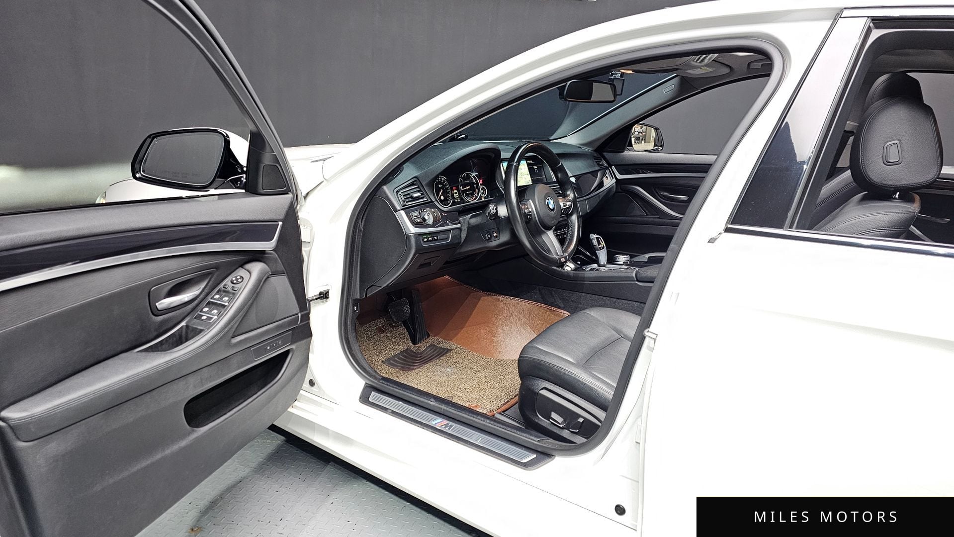 BMW 5 Series (F10) 2016 — миниатюра 10