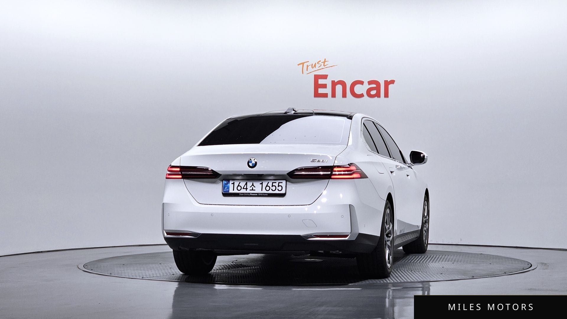 BMW 5 Series (G60) 2025 — миниатюра 4