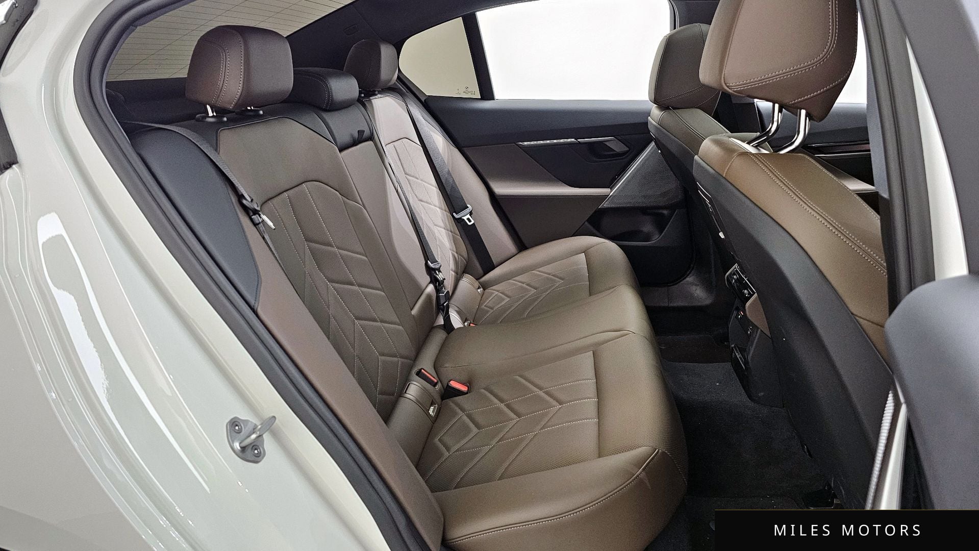 BMW 5 Series (G60) 2025 — миниатюра 12