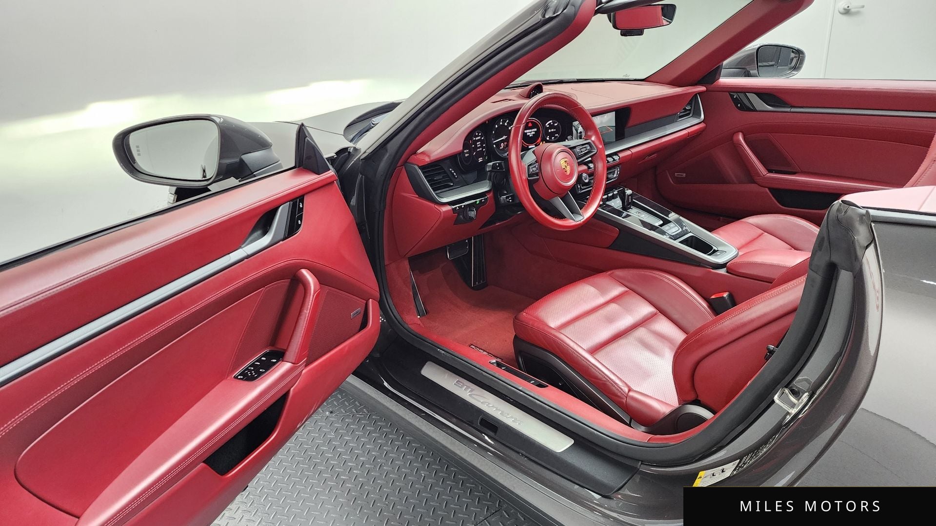 Porsche 911 (992) 2021 — миниатюра 10