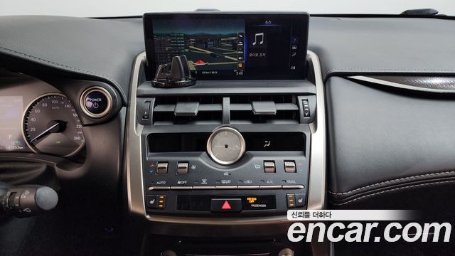 Лексус NX300h 2019 — миниатюра 15