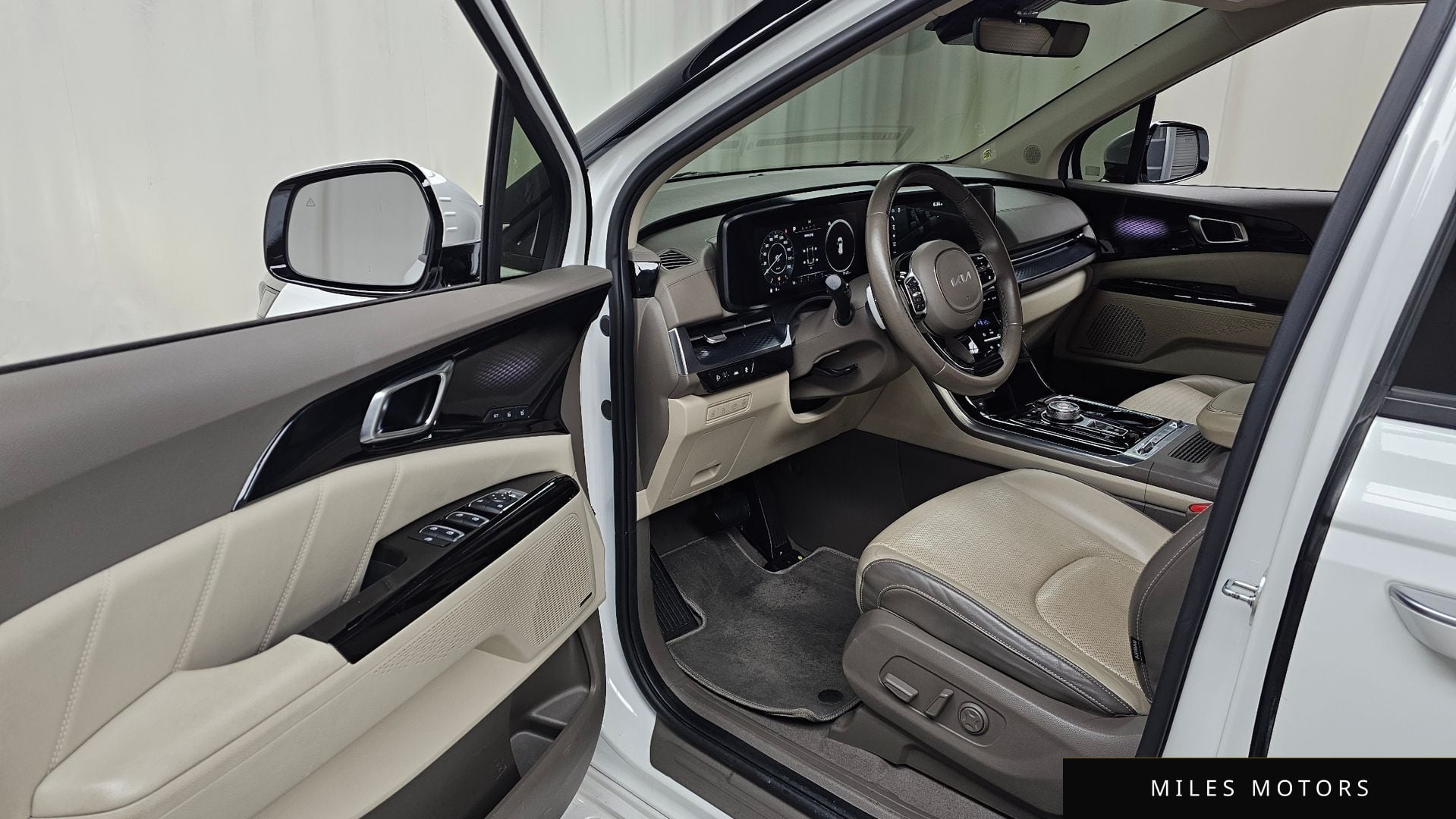 Kia Carnival 2023 — миниатюра 10