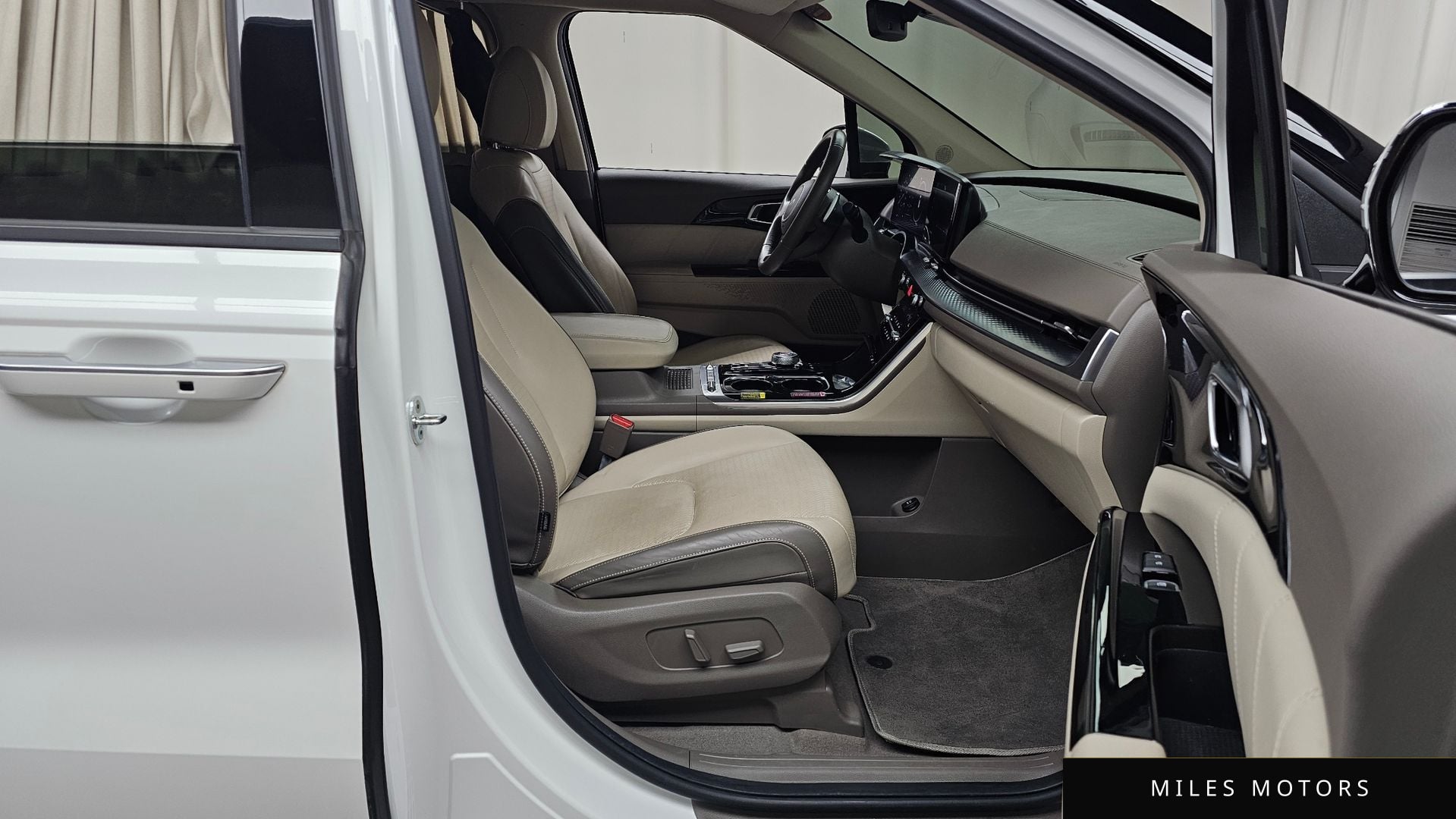 Kia Carnival 2023 — миниатюра 11
