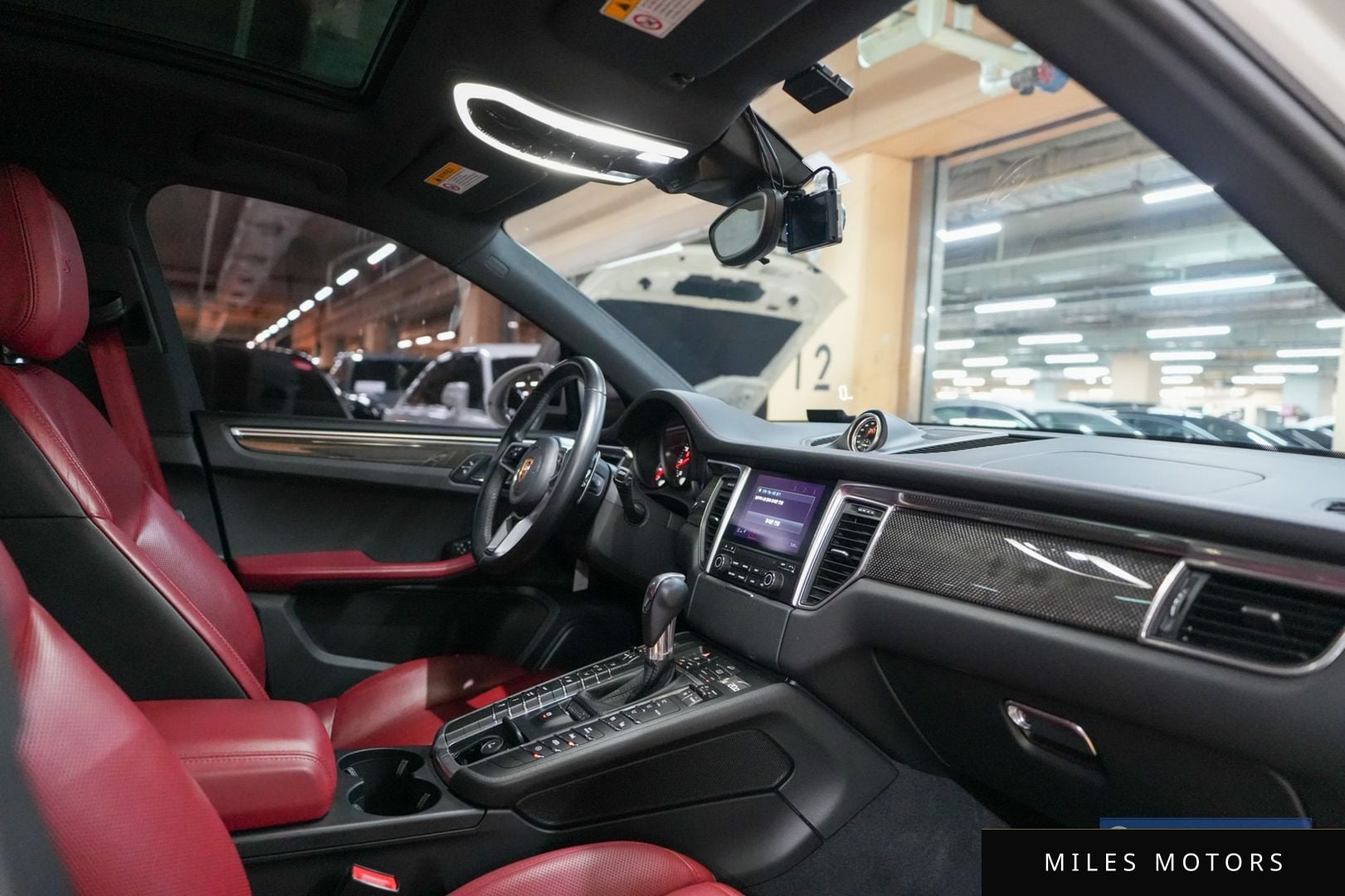 Porsche Macan 2018 — миниатюра 11