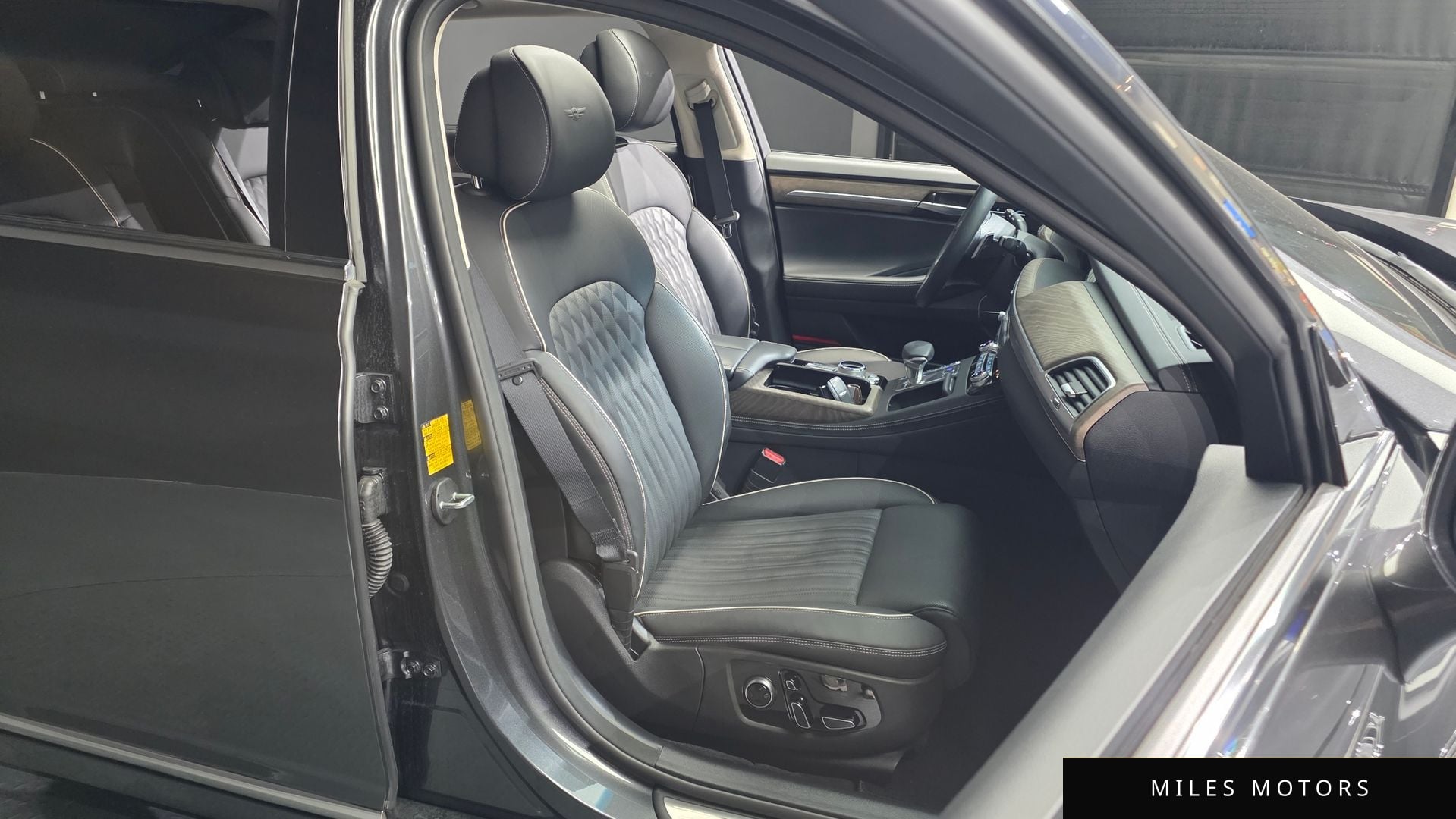 Genesis G90 2021 — миниатюра 12