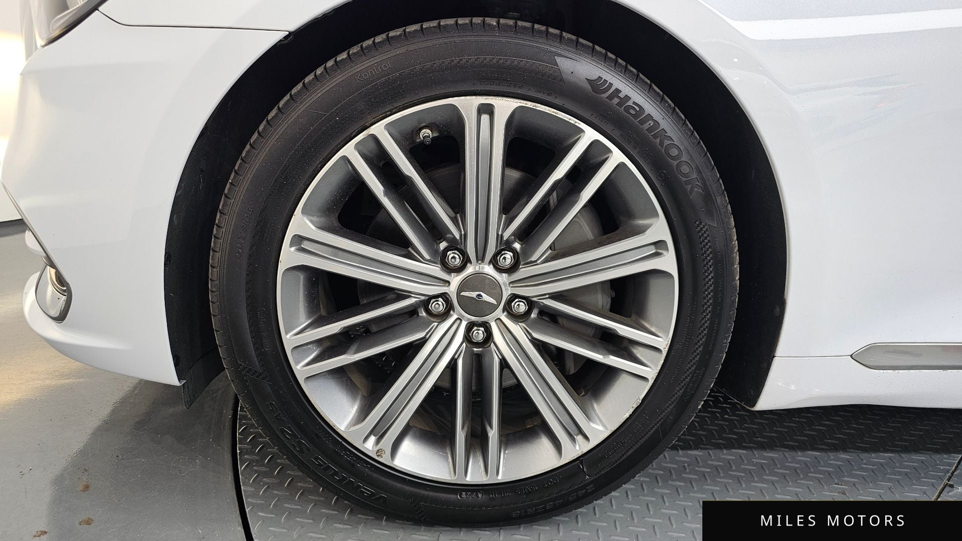 Genesis G80 2017 — миниатюра 5