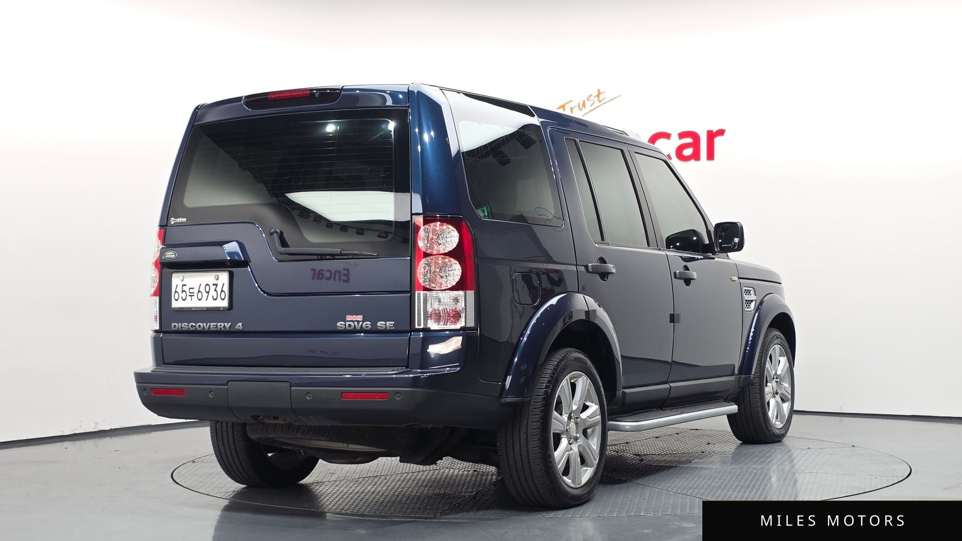 Land Rover Discovery 2013 — миниатюра 2