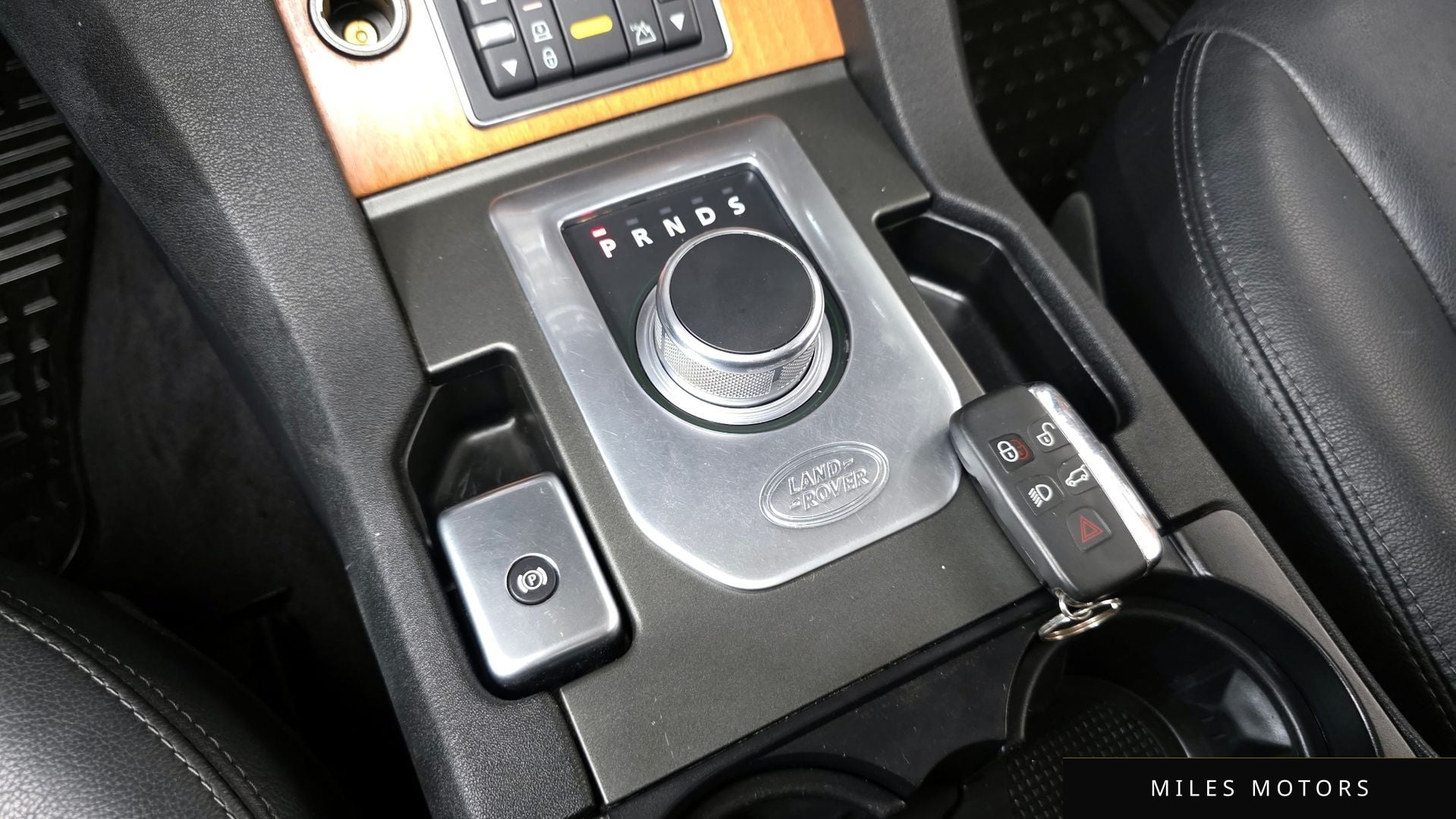 Land Rover Discovery 2013 — миниатюра 9