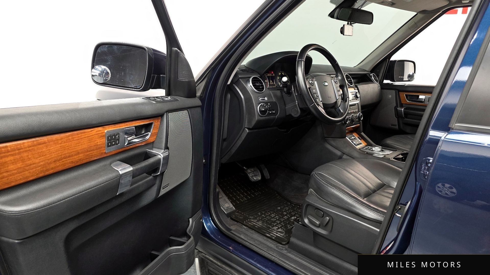 Land Rover Discovery 2013 — миниатюра 10