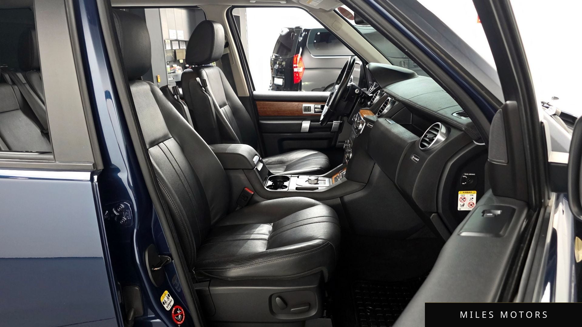 Land Rover Discovery 2013 — миниатюра 11
