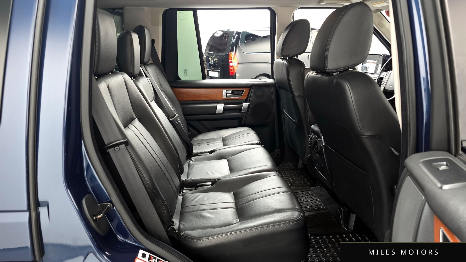 Land Rover Discovery 2013 — миниатюра 12