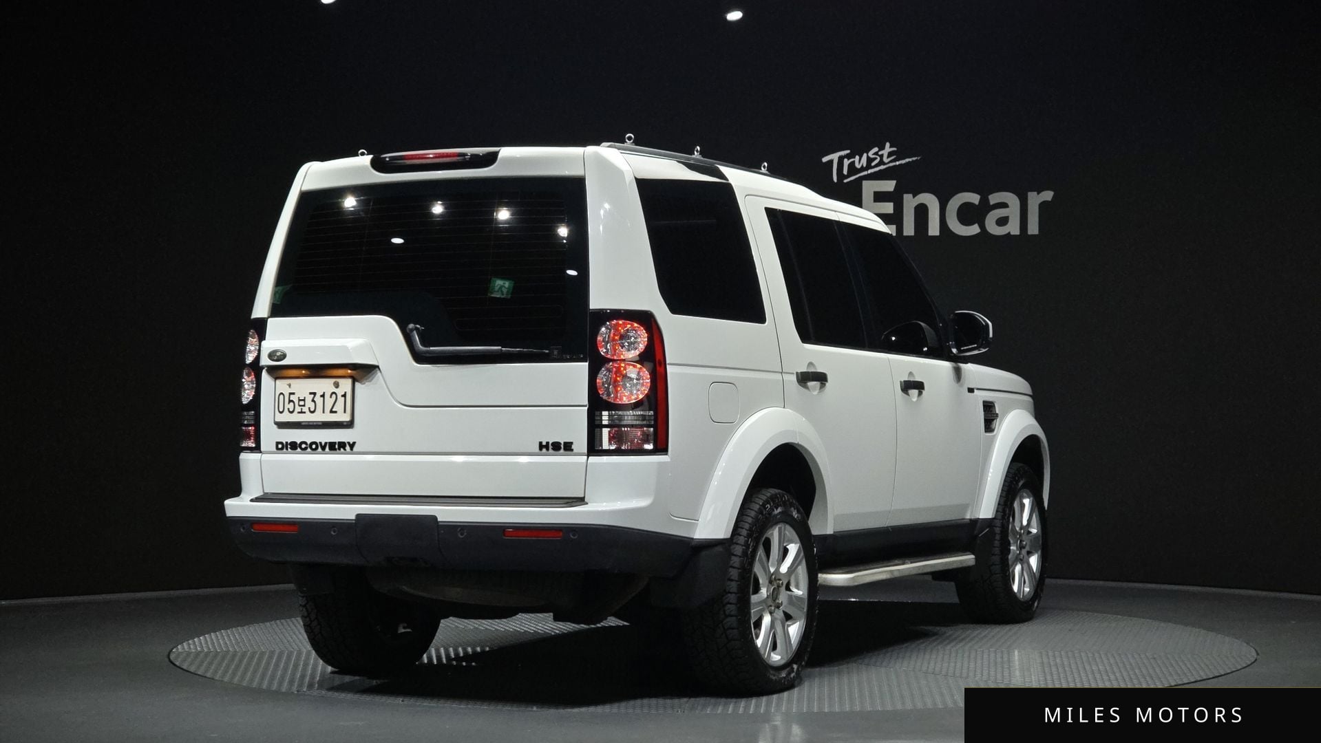 Land Rover Discovery 2015 — миниатюра 2