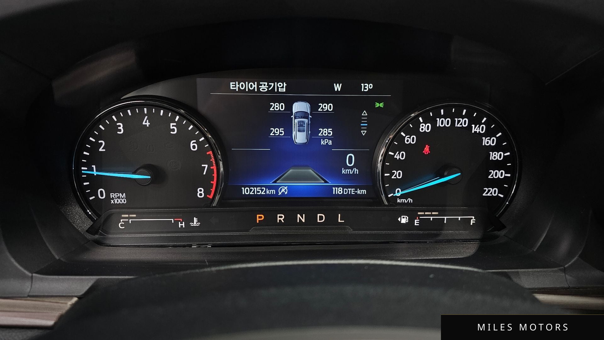 Ford Explorer 2021 — миниатюра 8