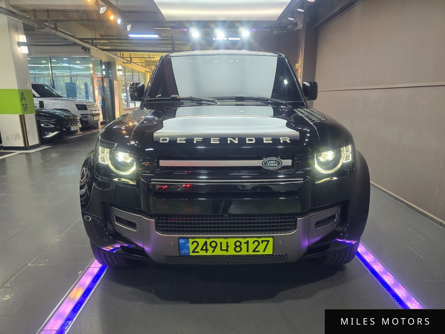 Land Rover Defender 2025