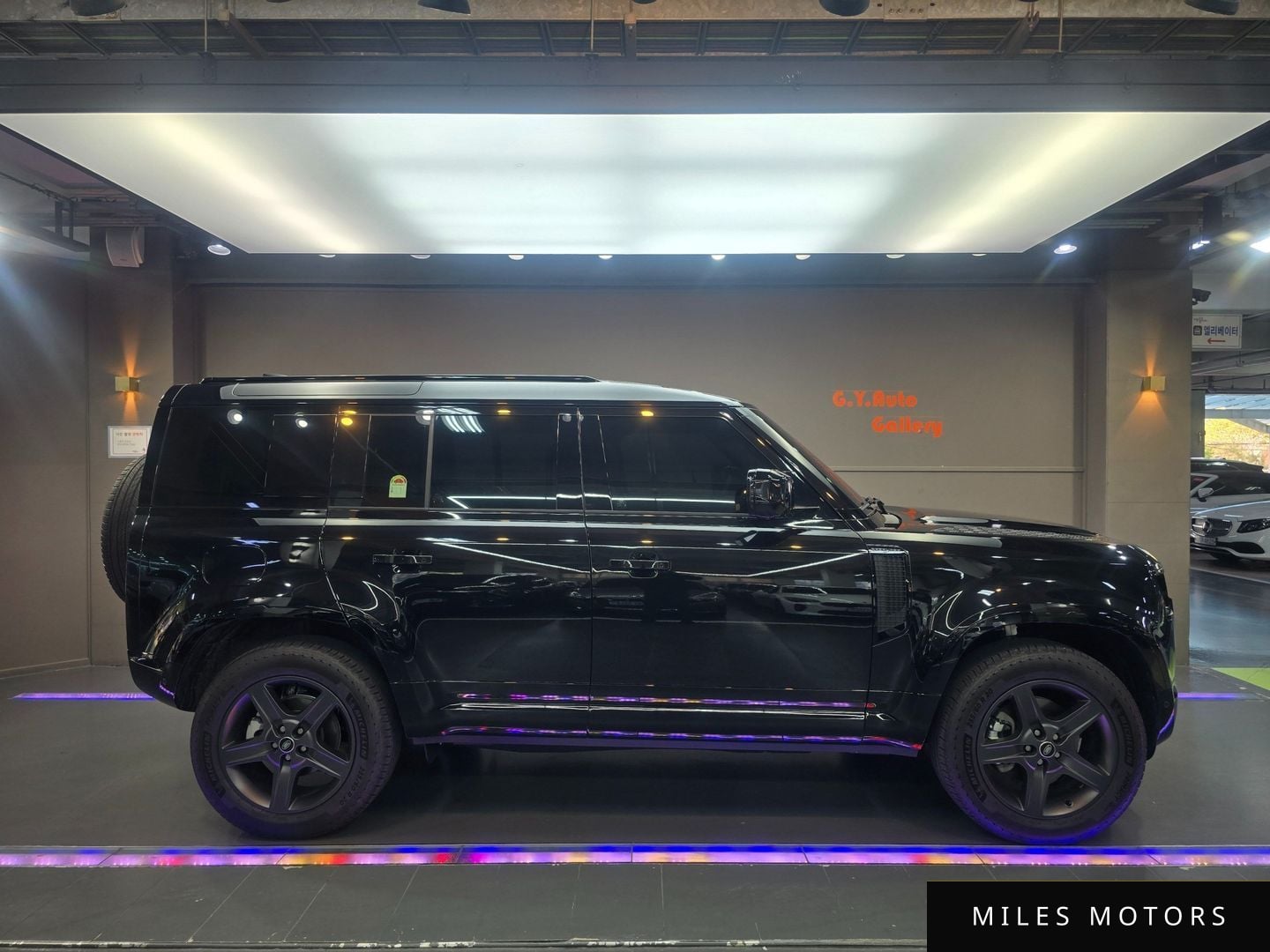 Land Rover Defender 2025 — миниатюра 3